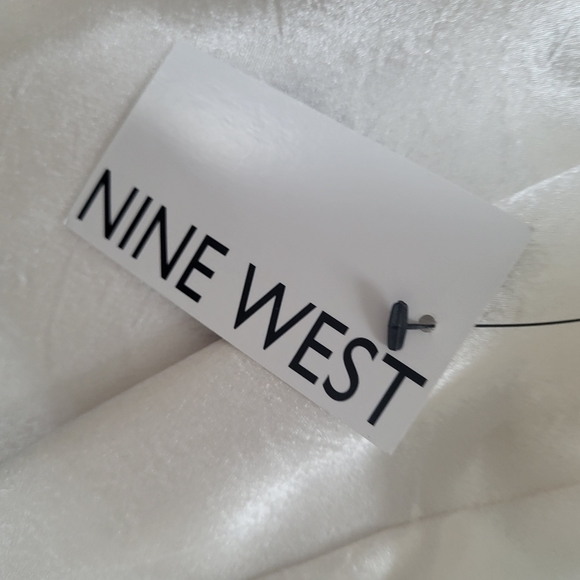 Sexy, Soft & Shimmery Satin Ivory Cami by Nine West Small - Picture 8 of 11